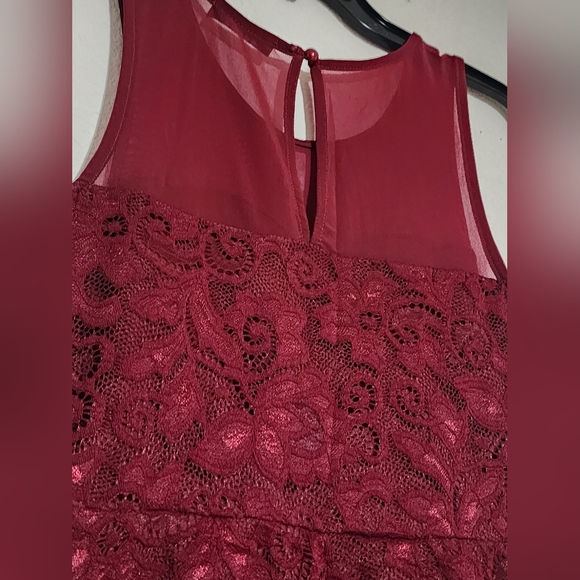 🎀Elegant Scobe Burgundy Lace Peplum Shirt - Junior's Medium🎀 - Picture 5 of 9